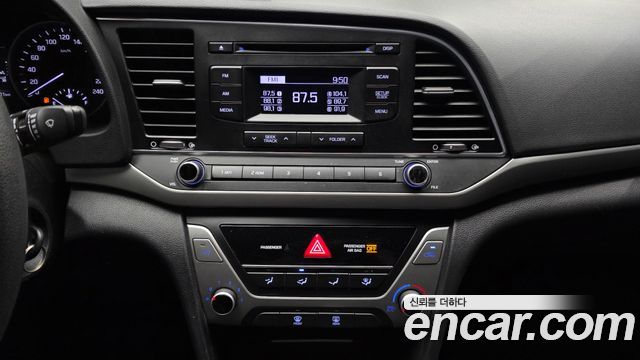 Hyundai AVANTE 2016 — photo 22