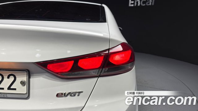 Hyundai AVANTE 2016 — photo 9
