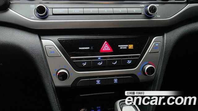 Hyundai AVANTE 2016 — photo 27