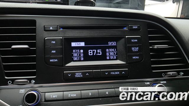 Hyundai AVANTE 2016 — photo 31