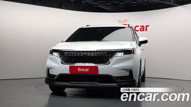 Kia Canival 2023 — photo 3
