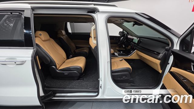 Kia Canival 2023 — photo 24