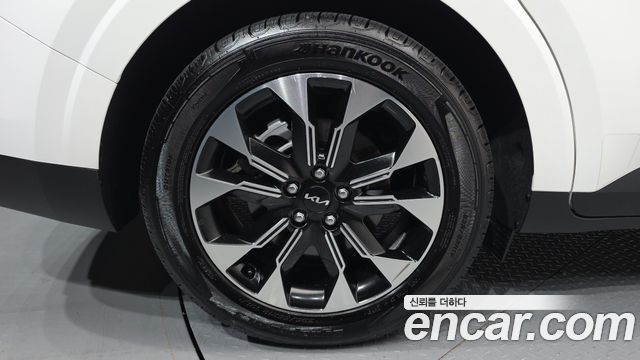 Kia Canival 2023 — photo 7