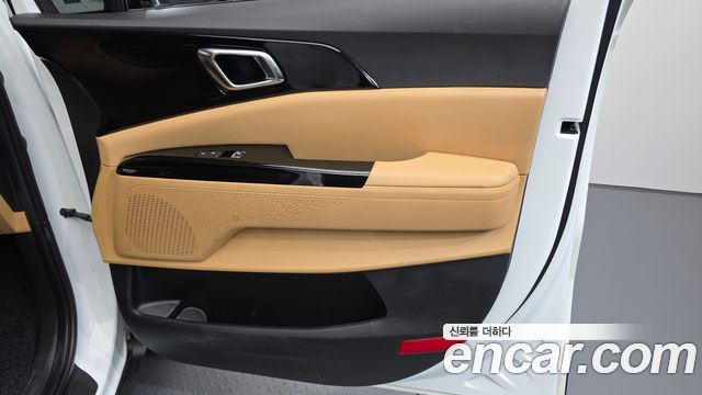 Kia Canival 2023 — photo 14