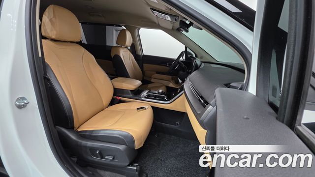 Kia Canival 2023 — photo 16
