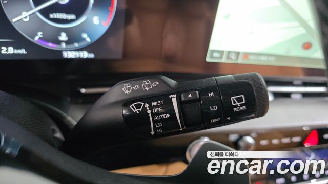 Kia Canival 2023 — photo 28