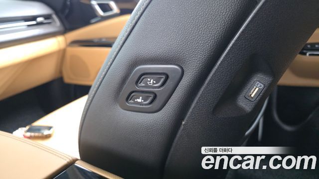 Kia Canival 2023 — photo 31