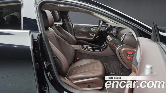 Mercedes-Benz CLS-Class 2020 — photo 17