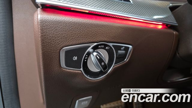 Mercedes-Benz CLS-Class 2020 — photo 31