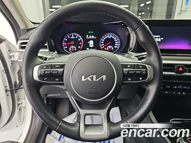 Kia K5 2022 — photo 9