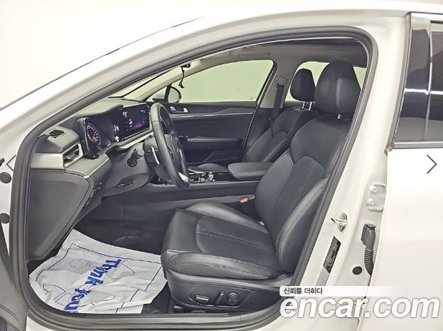 Kia K5 2022 — photo 11