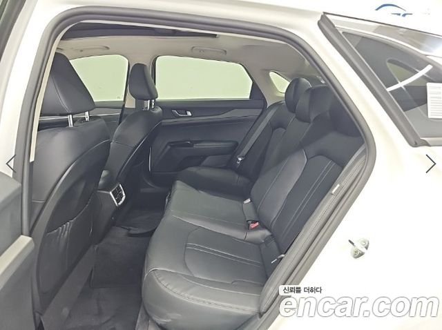 Kia K5 2022 — photo 12