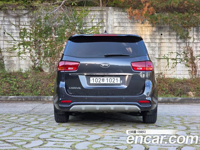 Kia Canival 2019 — photo 4