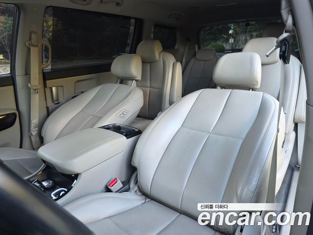 Kia Canival 2019 — photo 10