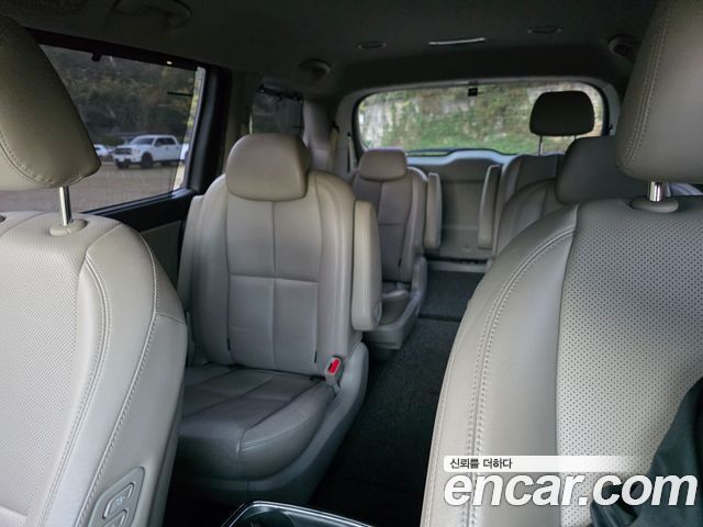 Kia Canival 2019 — photo 12