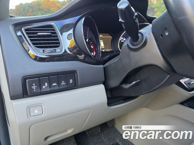 Kia Canival 2019 — photo 14