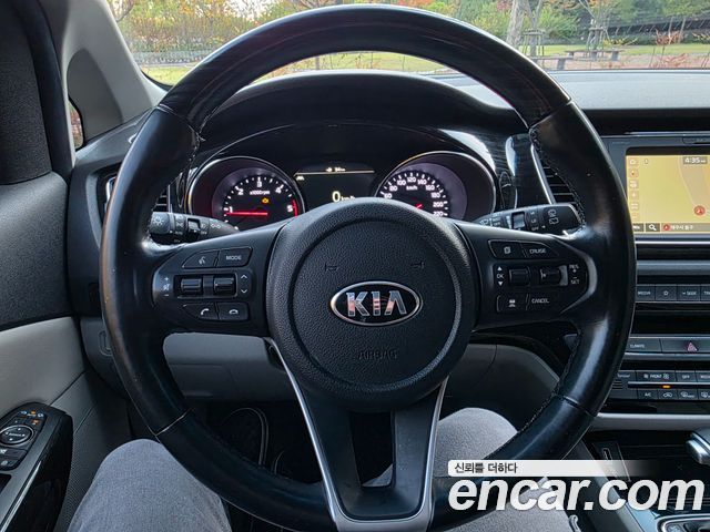 Kia Canival 2019 — photo 15
