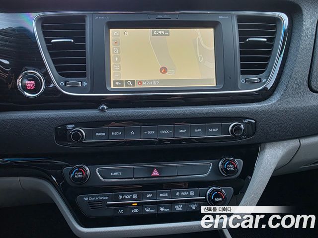 Kia Canival 2019 — photo 16
