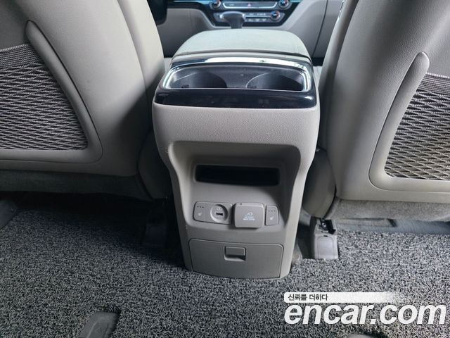 Kia Canival 2019 — photo 19