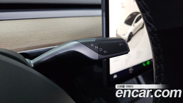 Tesla Model Y 2024 — photo 9