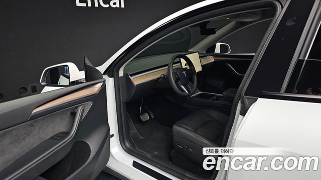 Tesla Model Y 2024 — photo 10