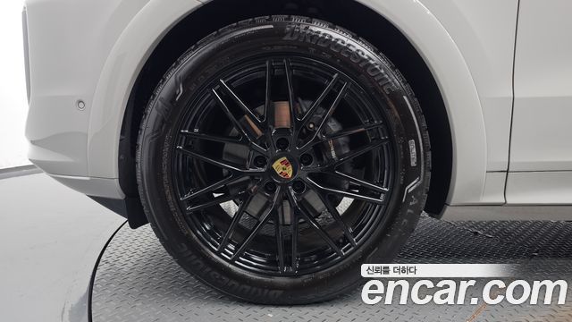Porsche Cayenne 2024 — photo 5