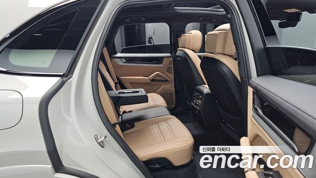 Porsche Cayenne 2024 — photo 17