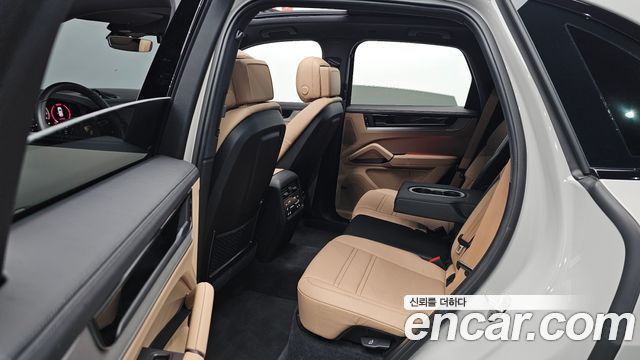 Porsche Cayenne 2024 — photo 18