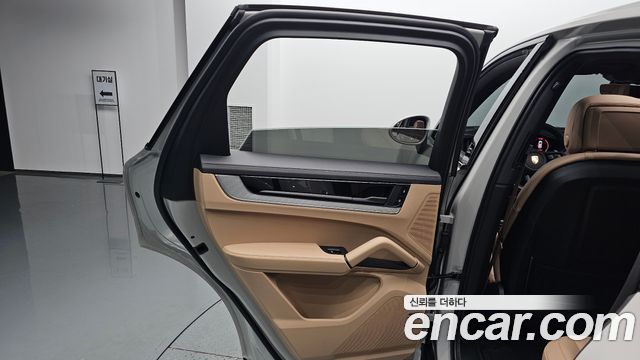 Porsche Cayenne 2024 — photo 15
