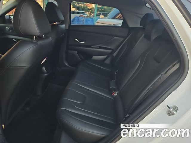 Hyundai AVANTE 2021 — photo 12