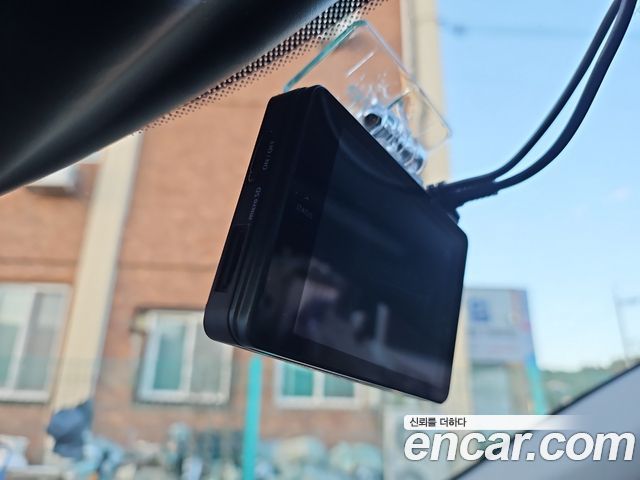Hyundai AVANTE 2021 — photo 16