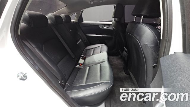 Kia K3 2023 — photo 18