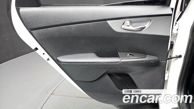 Kia K3 2023 — photo 15