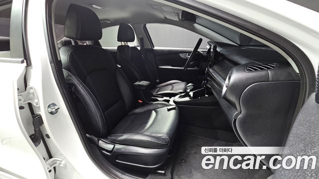 Kia K3 2023 — photo 16