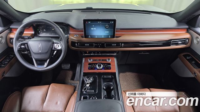Lincoln Aviator 2022 — photo 10
