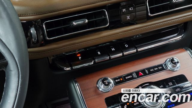 Lincoln Aviator 2022 — photo 12