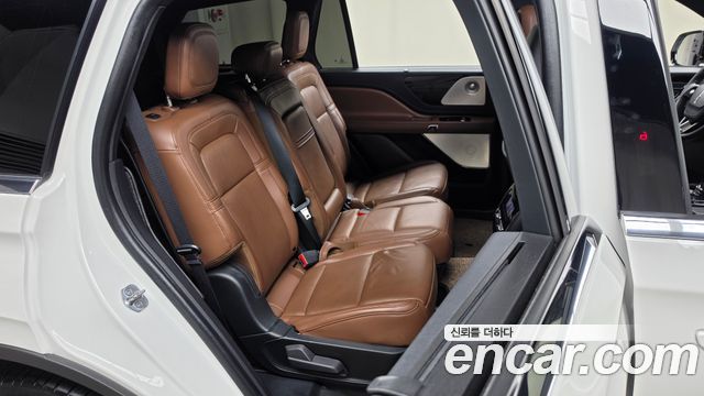Lincoln Aviator 2022 — photo 18