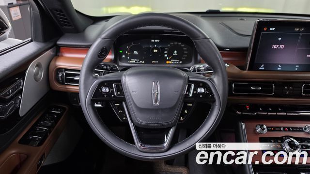 Lincoln Aviator 2022 — photo 19