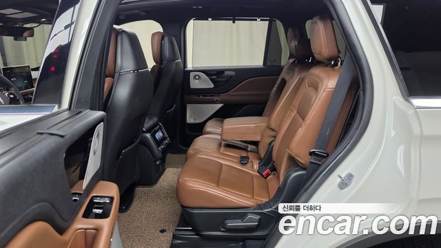 Lincoln Aviator 2022 — photo 16
