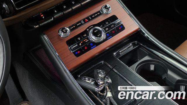 Lincoln Aviator 2022 — photo 34