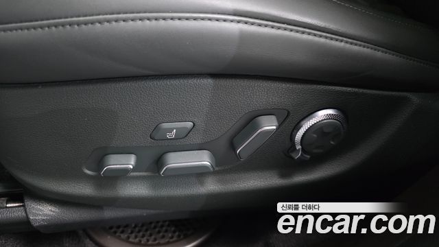 Genesis GV80 2020 — photo 31