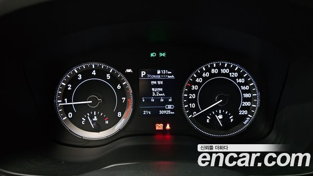 Hyundai Venue 2022 — photo 11