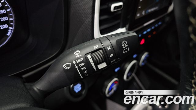 Hyundai Venue 2022 — photo 33