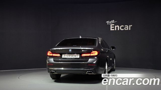 BMW 5-Series 2022 — photo 4