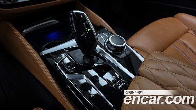 BMW 5-Series 2022 — photo 12