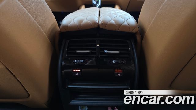 BMW 5-Series 2022 — photo 25