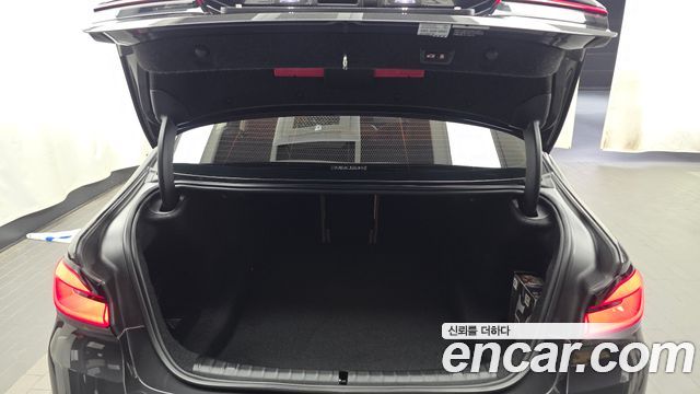 BMW 5-Series 2022 — photo 26