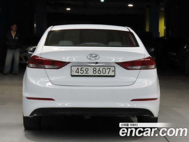 Hyundai AVANTE 2018 — photo 3