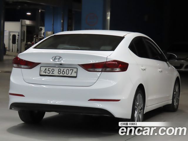 Hyundai AVANTE 2018 — photo 4