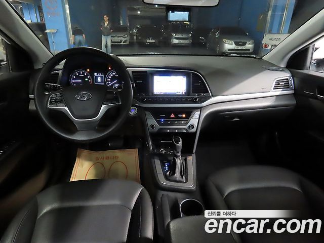 Hyundai AVANTE 2018 — photo 5